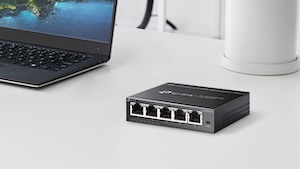 TP-Link TL-SG105S-M2 5-Port Multi-Gigabit 2.5G Ethernet switch, fanless, plug-and-play, desktop/wall mount